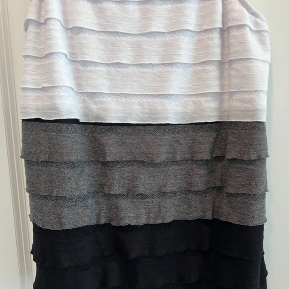 AB STUDIO Black/Gray/White Sleeveless Top, M, Layers, Stretchy, Scoop Neck, NWOT - Picture 4 of 8